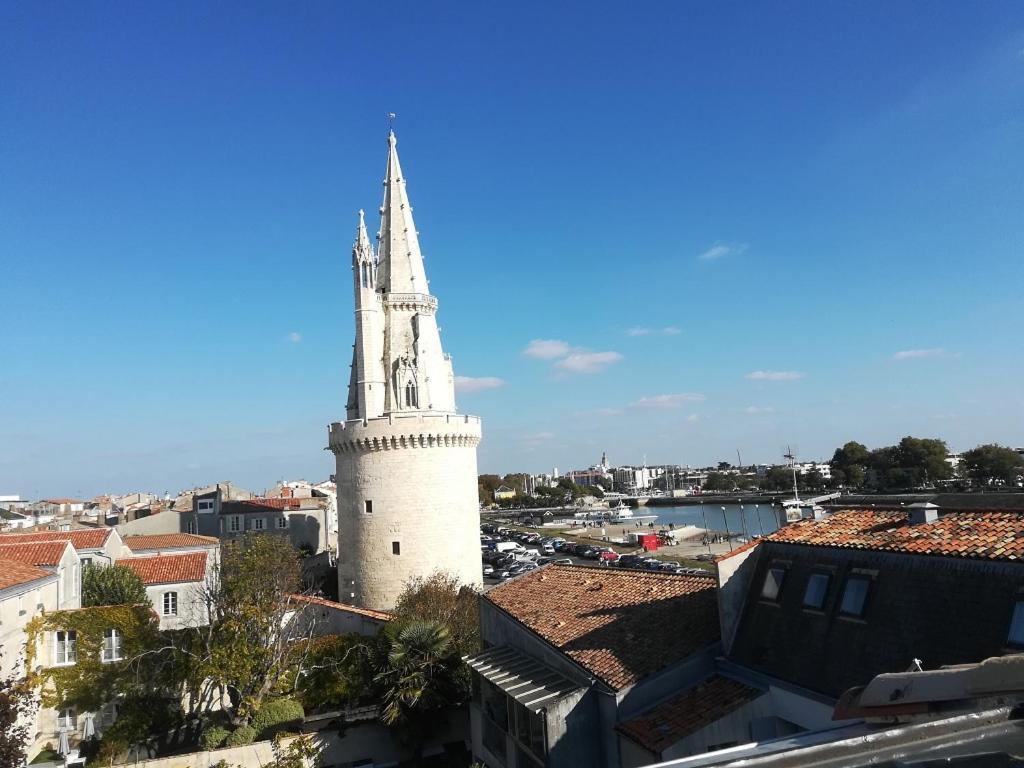 Vue Superbe Sur Tour De La Lanterne T2 Avec Terrasse Remparts 2 Apartment La Rochelle  Luaran gambar